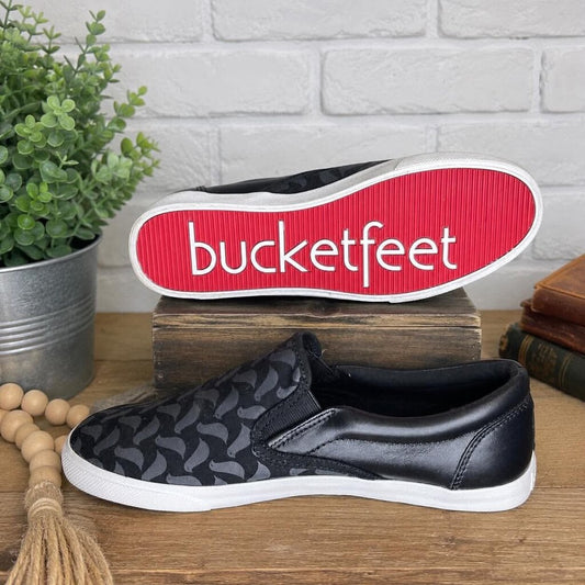 Bucketfeet Slip On Loafer Retail $88 Size 10