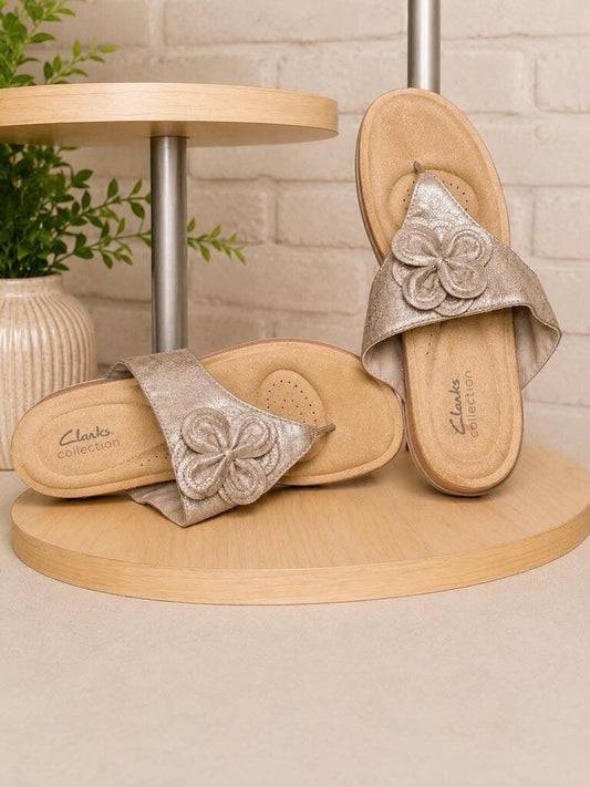 Clark's Collection Floral Thong Sandal Size 9