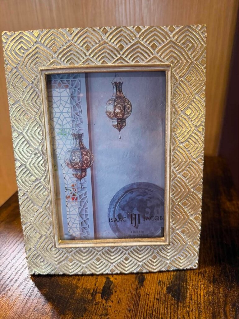 Issac Jacob Gold 4x6 Photo Frame