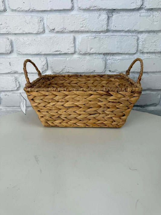 Tan Wicker Basket w/Handles 1pc