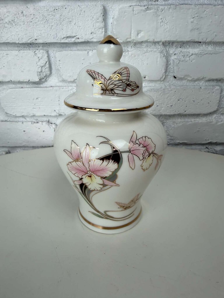 Fine China Japanese Ginger Jar w/Lid