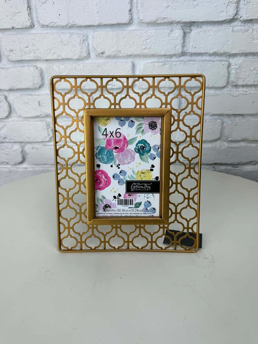 Gold Metal 4x6 Photo Frame