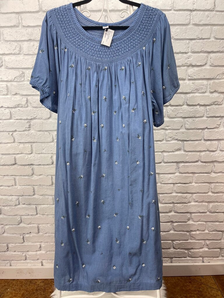 Old Navy Dress Smocking W Flowers