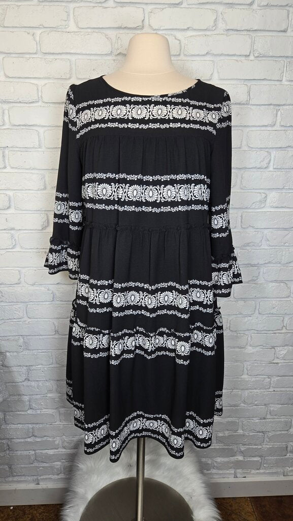 Danny And Nicole Black Tiered Dress Size L