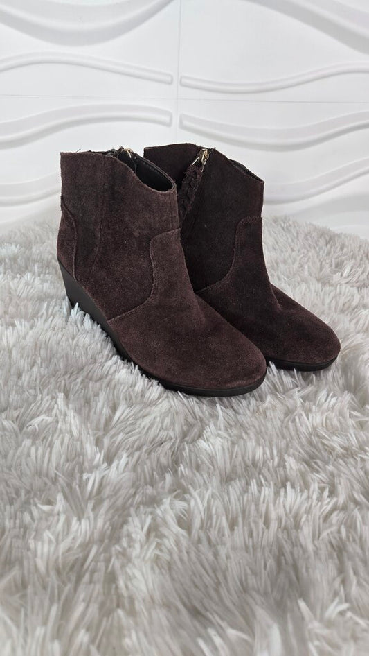 Crocs Brown Suede Booties Size 7 Retail $69.99