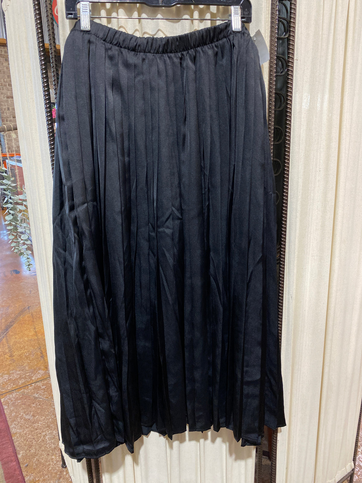 Pleated Long Skirt NEW!!