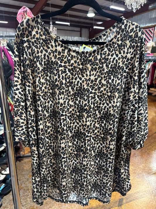 Leopard Print Short Sleeve Top