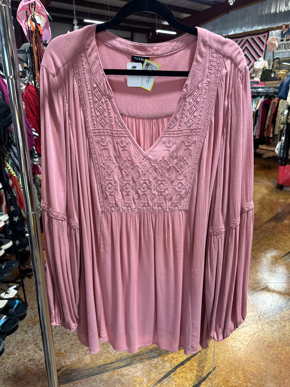 Solid Embroidery Detail 3/4 Sleeve Top