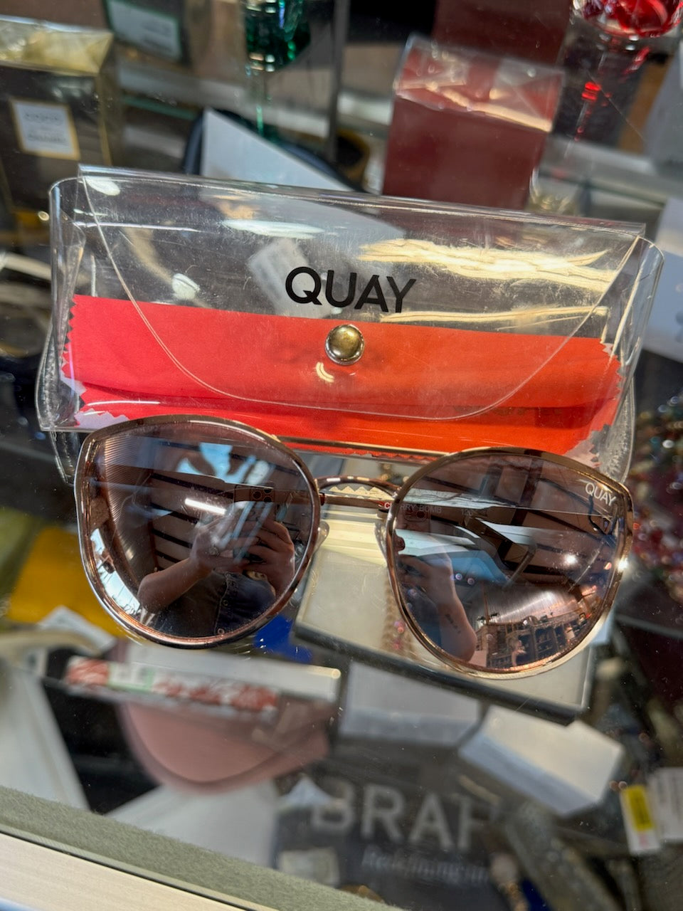 Retail Cost: $85! QUAY Designer Sunglasses